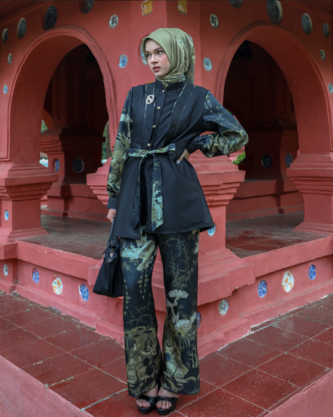 Wisesa Black Shaft (Shirt & Culotte)