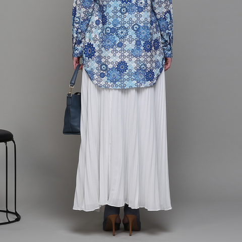 Broken White Pleats Skirt