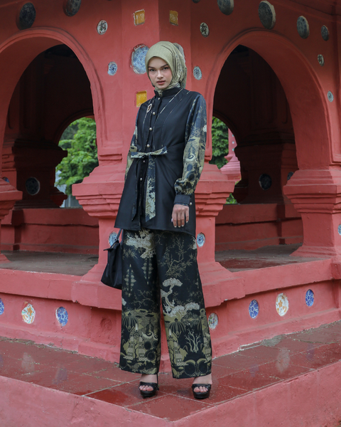 Wisesa Black Shaft (Shirt & Culotte)