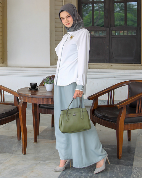 One Set Layered Broken White Midi Shirt