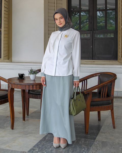 One Set Layered Broken White Midi Shirt