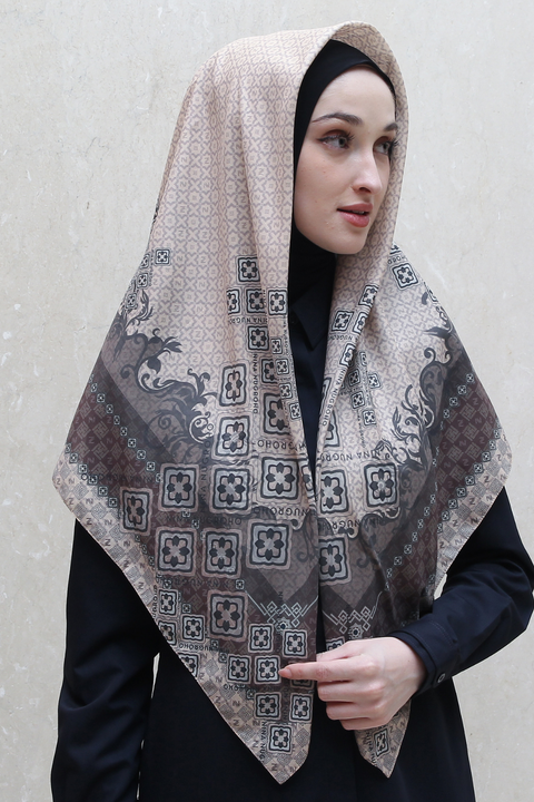 De Nuestra Fedora Silk Square