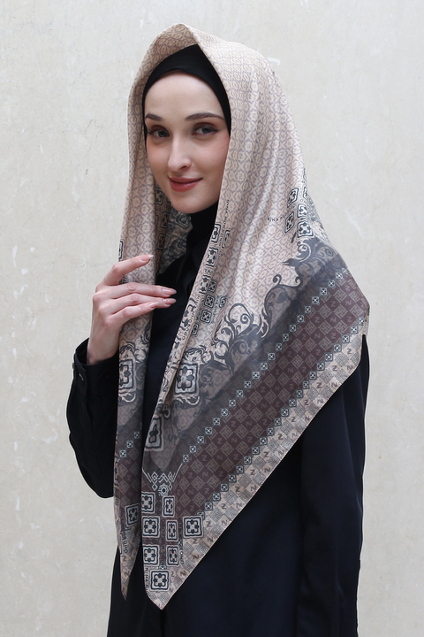 De Nuestra Fedora Silk Square