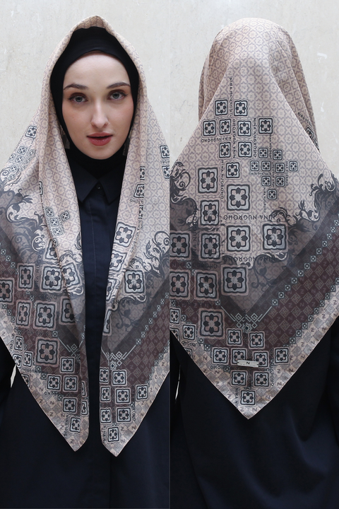 De Nuestra Fedora Silk Square