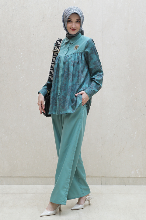 Mezquita Pleats Neptune Green Shirt