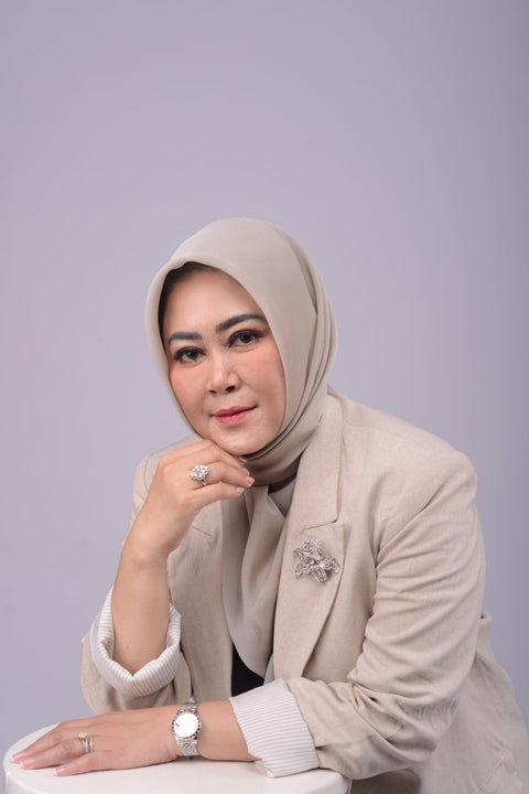 Nina Nugroho Women: Siti Nurlaila